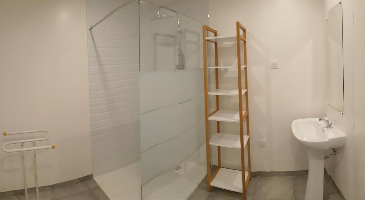 ניס Appartements Renove 2023 Proche Aeroport 5Min, Gare Sncf 2 Min, Tramway Au Pied De L'Immeuble , Parking Possible, Renovated Apartments 2023 Near The Airport 5 Min, Train Station 2 Min, Tram Next To The Building 1 Min, Parking Possible מראה חיצוני תמונה