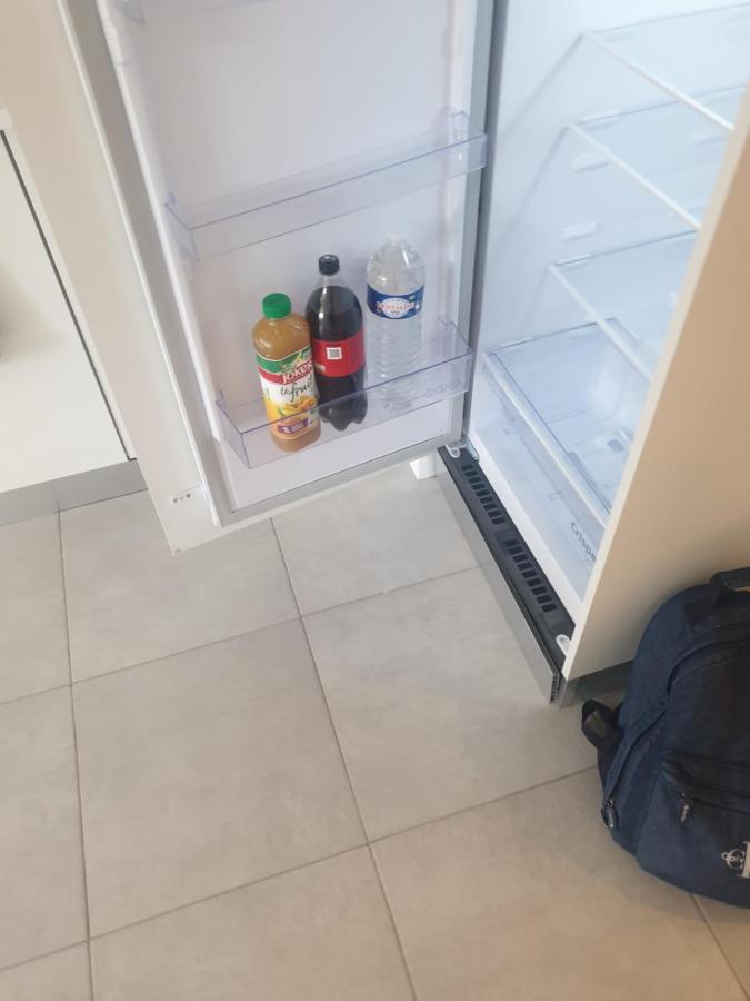 ניס Appartements Renove 2023 Proche Aeroport 5Min, Gare Sncf 2 Min, Tramway Au Pied De L'Immeuble , Parking Possible, Renovated Apartments 2023 Near The Airport 5 Min, Train Station 2 Min, Tram Next To The Building 1 Min, Parking Possible מראה חיצוני תמונה
