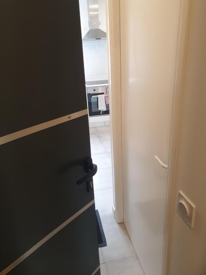 ניס Appartements Renove 2023 Proche Aeroport 5Min, Gare Sncf 2 Min, Tramway Au Pied De L'Immeuble , Parking Possible, Renovated Apartments 2023 Near The Airport 5 Min, Train Station 2 Min, Tram Next To The Building 1 Min, Parking Possible חדר תמונה