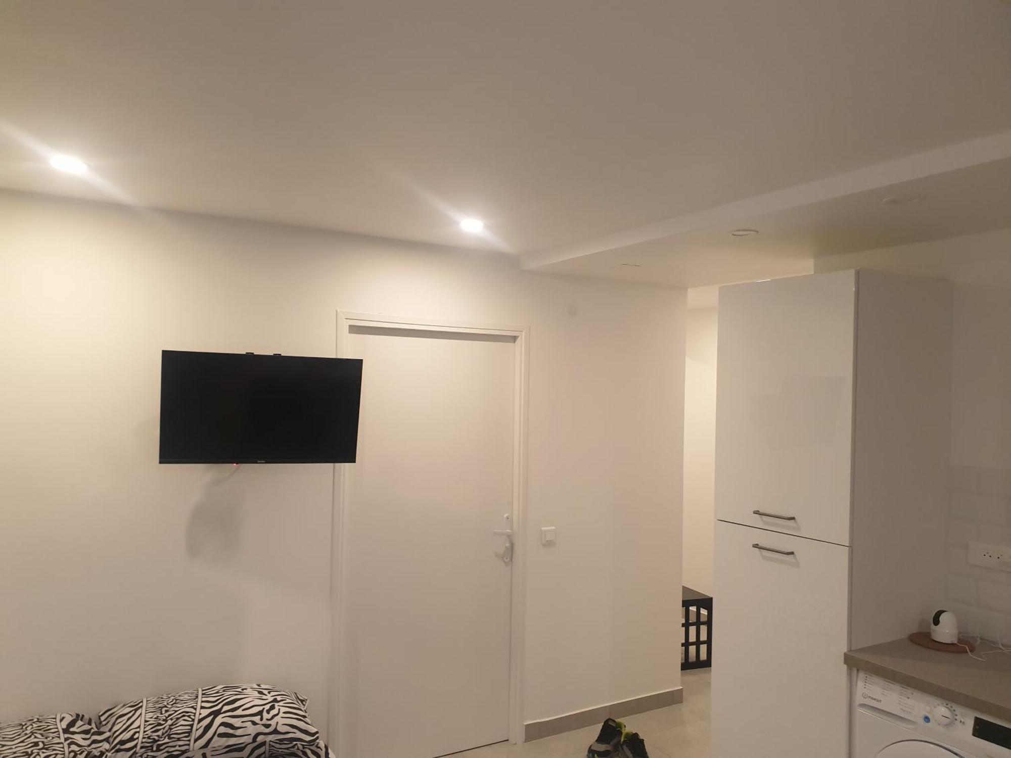 ניס Appartements Renove 2023 Proche Aeroport 5Min, Gare Sncf 2 Min, Tramway Au Pied De L'Immeuble , Parking Possible, Renovated Apartments 2023 Near The Airport 5 Min, Train Station 2 Min, Tram Next To The Building 1 Min, Parking Possible חדר תמונה