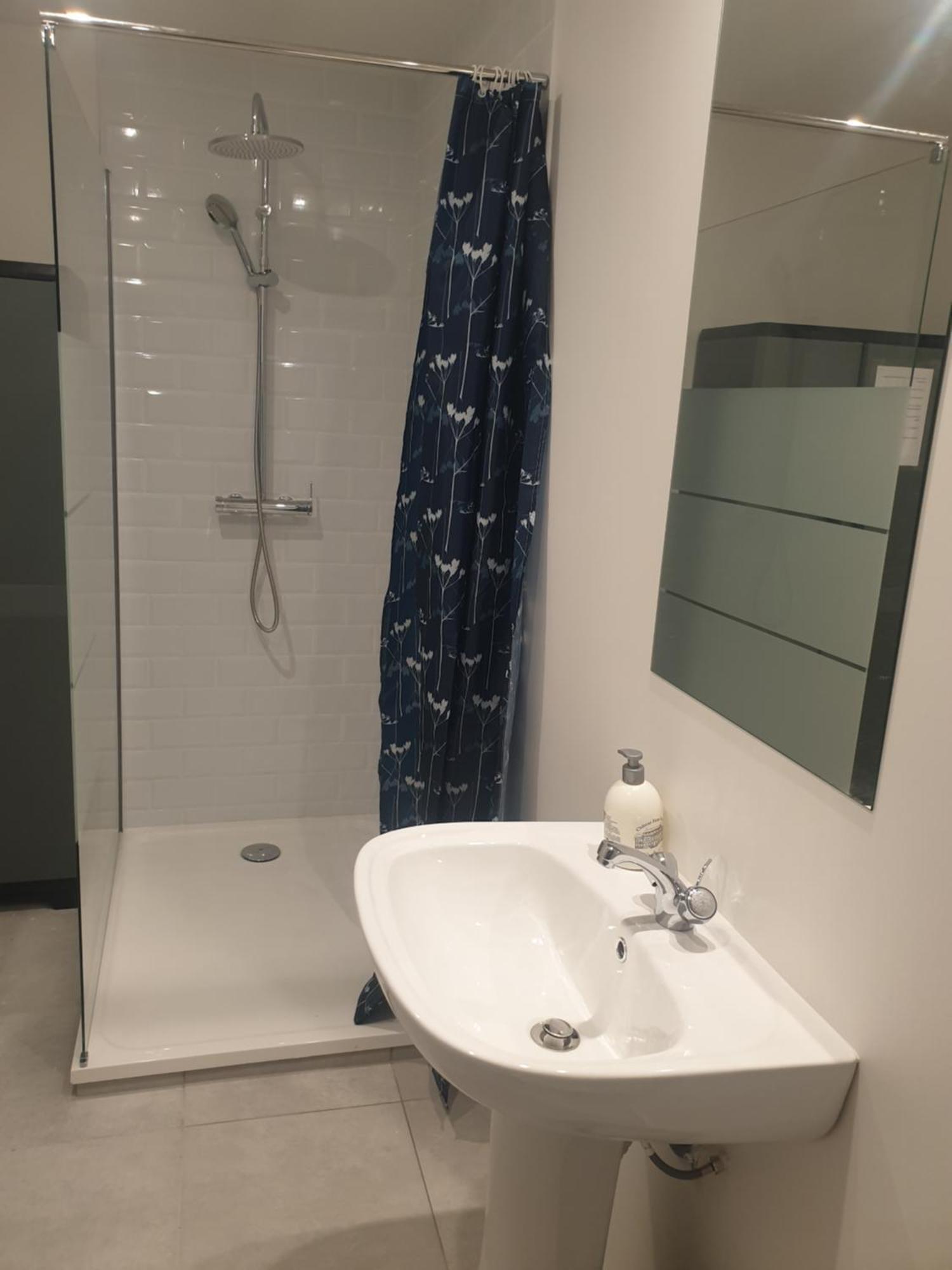 ניס Appartements Renove 2023 Proche Aeroport 5Min, Gare Sncf 2 Min, Tramway Au Pied De L'Immeuble , Parking Possible, Renovated Apartments 2023 Near The Airport 5 Min, Train Station 2 Min, Tram Next To The Building 1 Min, Parking Possible חדר תמונה